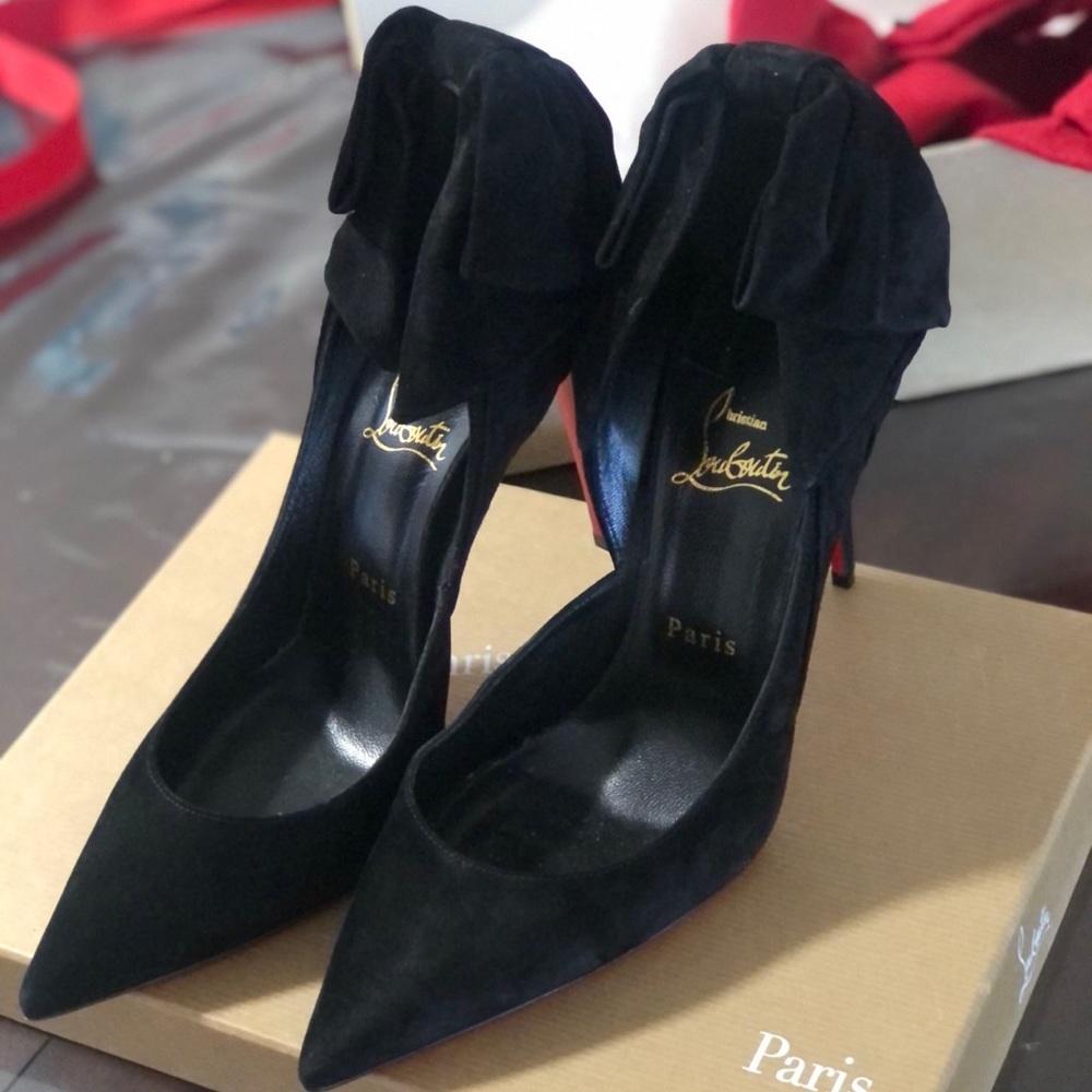 Christian Louboutin's Rabakate pumps is the charming bow